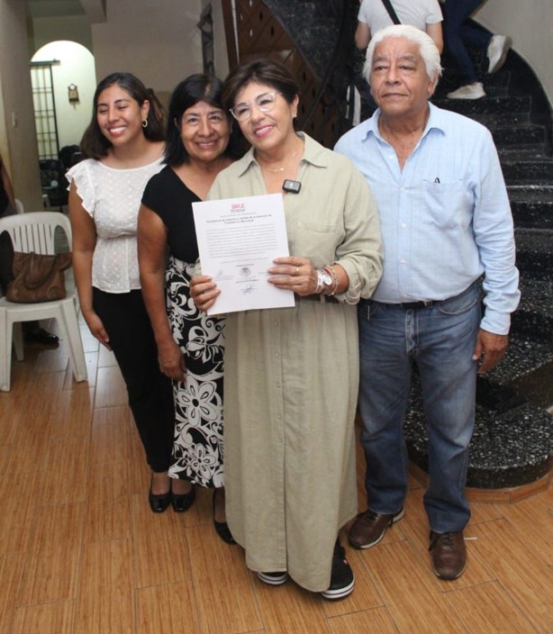 Rosa María Hernández recibe constancia como alcaldesa electa de Veracruz