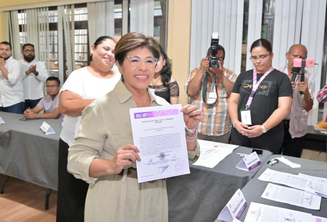 Rosa María Hernández Espejo recibe constancia de mayoría como alcaldesa electa de Veracruz | VIDEO