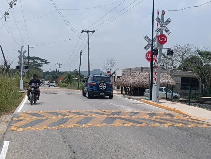Instalan señalamientos para seguridad de automovilistas en carretera Nanchital-Las Choapas