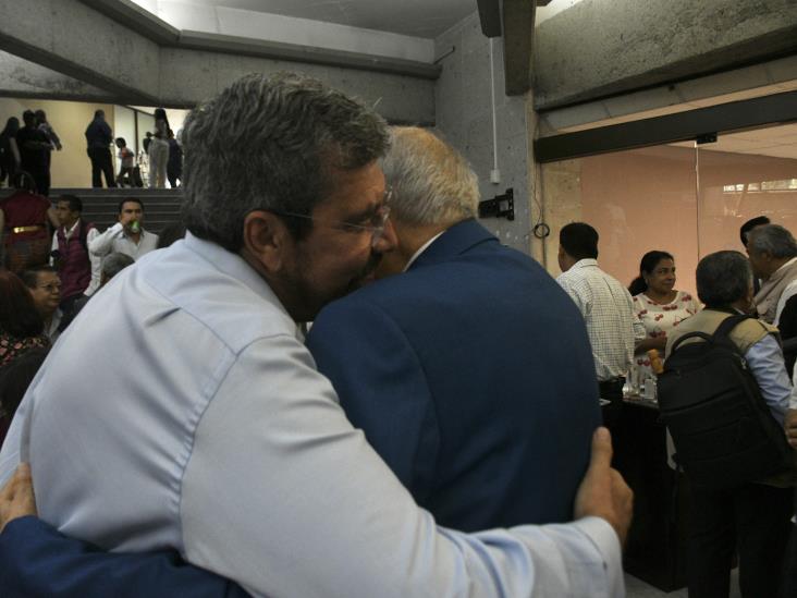 Honran a maestro José Pablo Robles Martínez por trayectoria de Imagen de Veracruz y Diario del Istmo (+VIDEO)