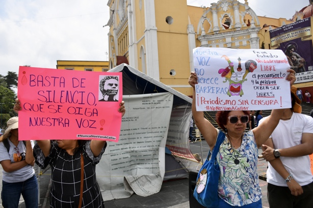 Protesta personal de Radio Teocelo contra la censura de TEPJF en Veracruz (+VIDEO)