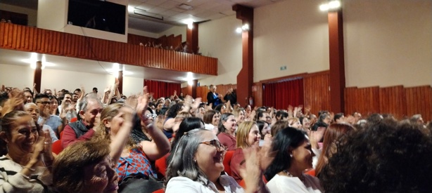 Karina Gidi es profeta en su tierra, Xalapa; con Instrucciones para volar realiza el arriesgado viaje del amar (+VIDEO)