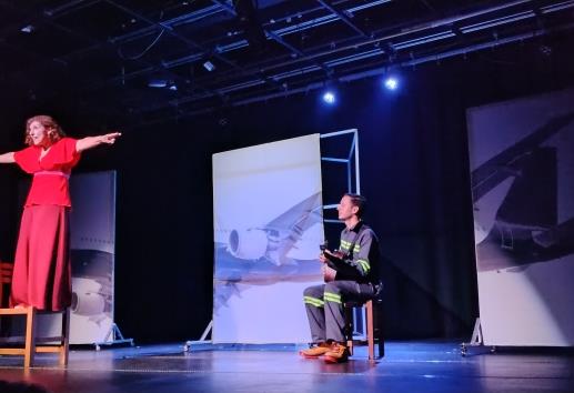 Karina Gidi es profeta en su tierra, Xalapa; con Instrucciones para volar realiza el arriesgado viaje del amar (+VIDEO)