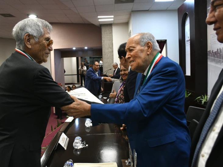Honran a maestro José Pablo Robles Martínez por trayectoria de Imagen de Veracruz y Diario del Istmo (+VIDEO)