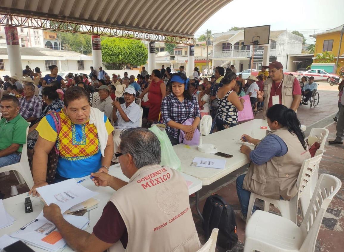 Invitan a registrase a Mujeres con Bienestar en Moloacán