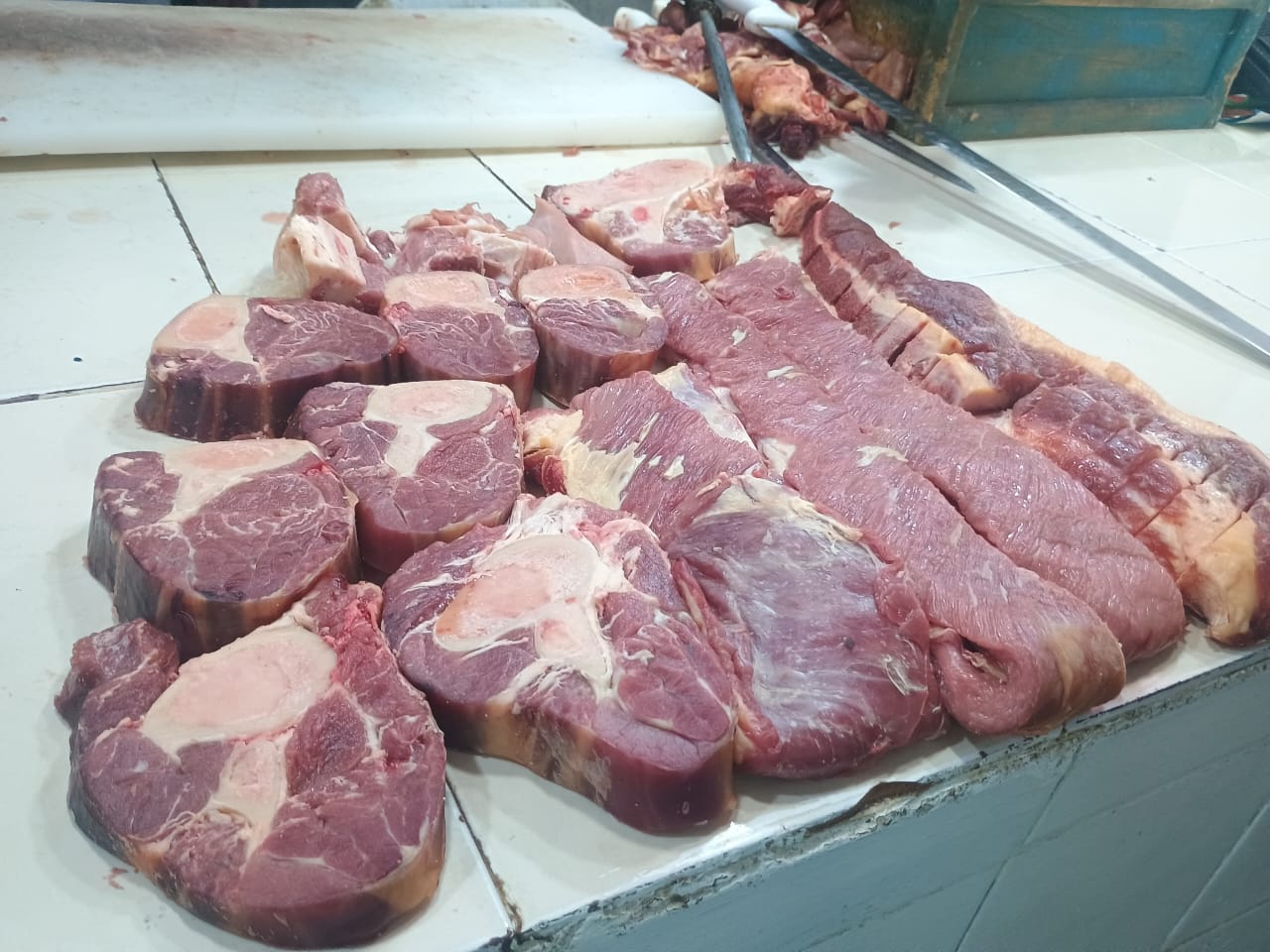 Bajan ventas de carniceros ante imparable aumento de precios en Nanchital