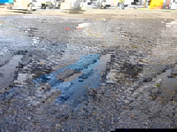 Alertan por fuga de aguas negras en el fraccionamiento Hípico