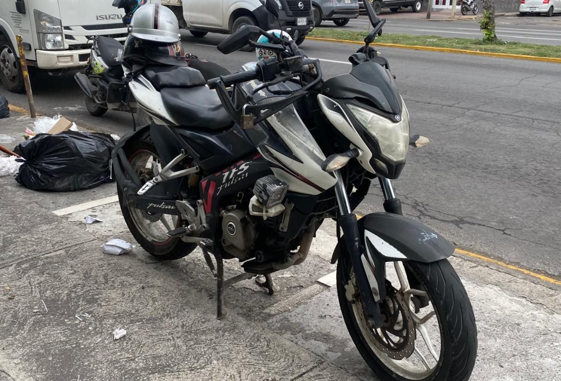 Motociclista resulta herido tras derrapar en la avenida Cuauhtémoc de Veracruz