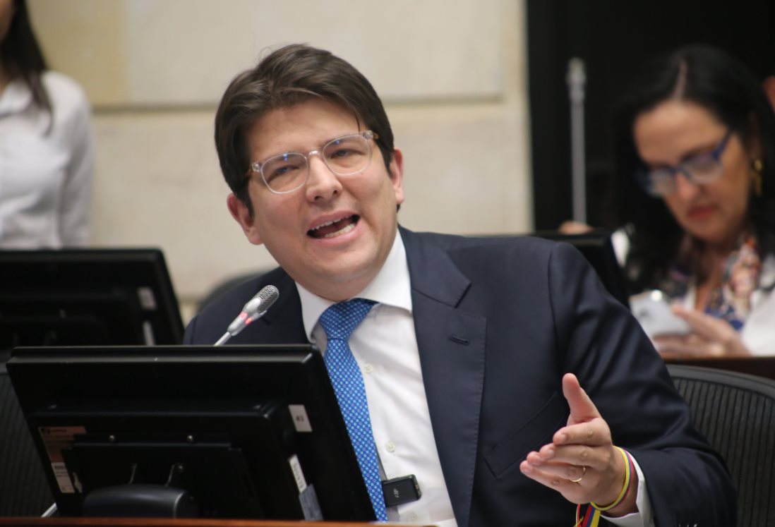 Disparan contra Miguel Uribe Turbay, aspirante presidencial de Colombia; hay un detenido