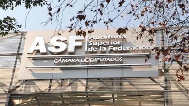 Instituciones, democracia y eficiencia