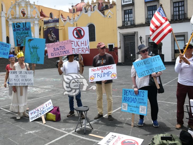 Realizan protesta en Xalapa contra política migratoria de Trump (+Video) 