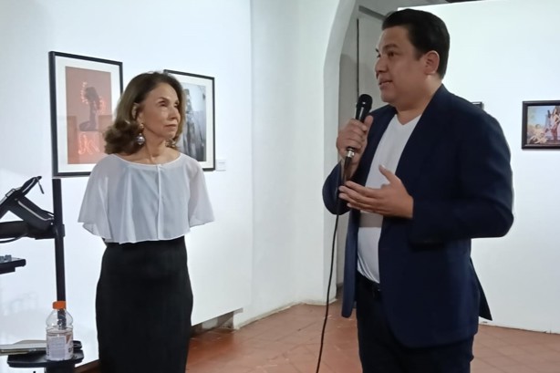 Alejandro Cruz debuta en Veracruz con Viviendo Praga y cantando Veracruz