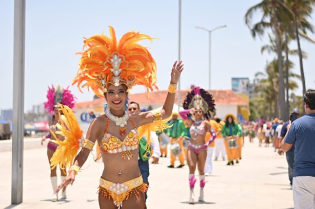 Rocío Nahle respalda que Carnaval de Veracruz regrese a fecha original en 2026