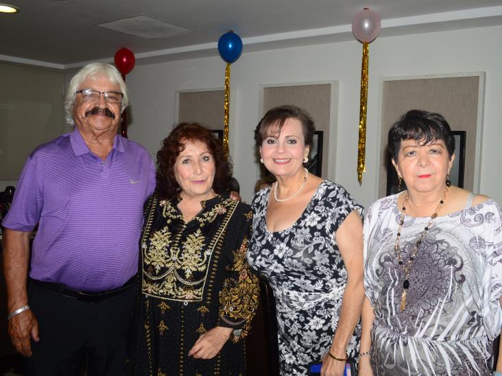El Doctor Fernando Nava es celebrado por su cumpleaños
