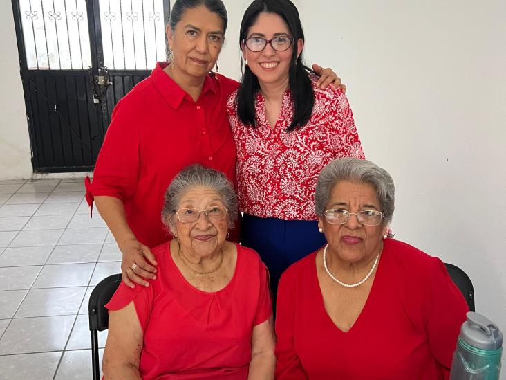 Socias de la MRP Coatepec realizan el evento benéfico ´Tarde de Lotería´