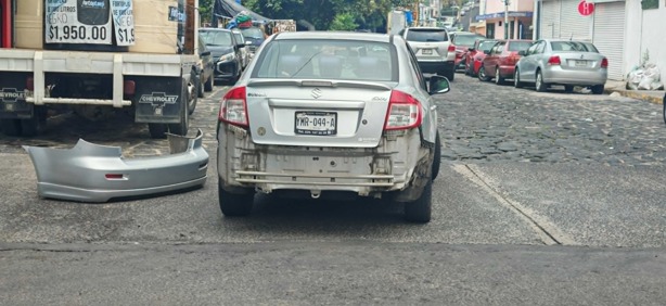 Violento choque en la avenida 28 de Agosto de Xalapa deja a motociclista herido