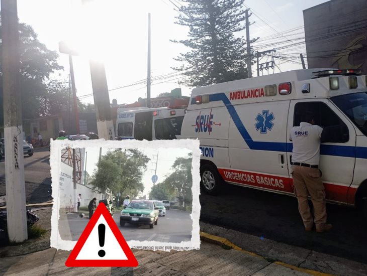 Taxi impacta a motociclista en la avenida Miguel Alemán en Xalapa