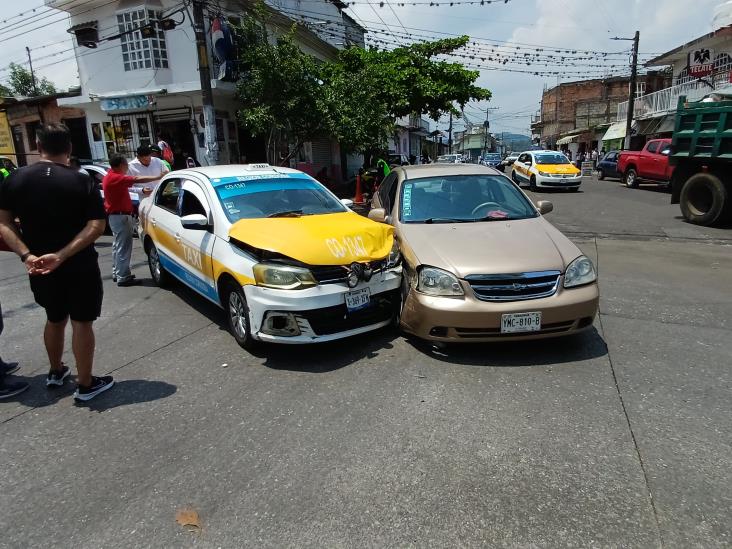 Nuevo choque en calles de Córdoba; ahora en la colonia Miguel Hidalgo