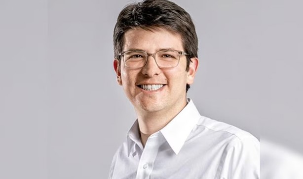 Candidato presidencial de Colombia Miguel Uribe Turbay sigue grave tras atentado en su contra