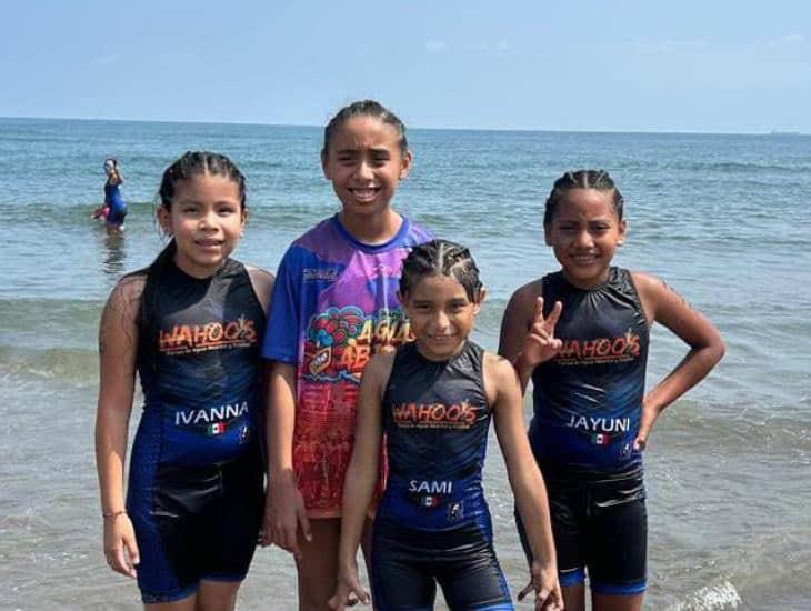 Deportistas de Nanchital suben al podium en competencia de aguas abiertas