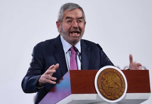 SRE agotará las vías legales y diplomáticas para defender a los connacionales: De la Fuente; llama a mantener la calma