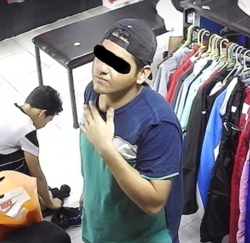 Tienda de ropa del puerto de  Veracruz alerta a comercios por presunto ladrón |VIDEO