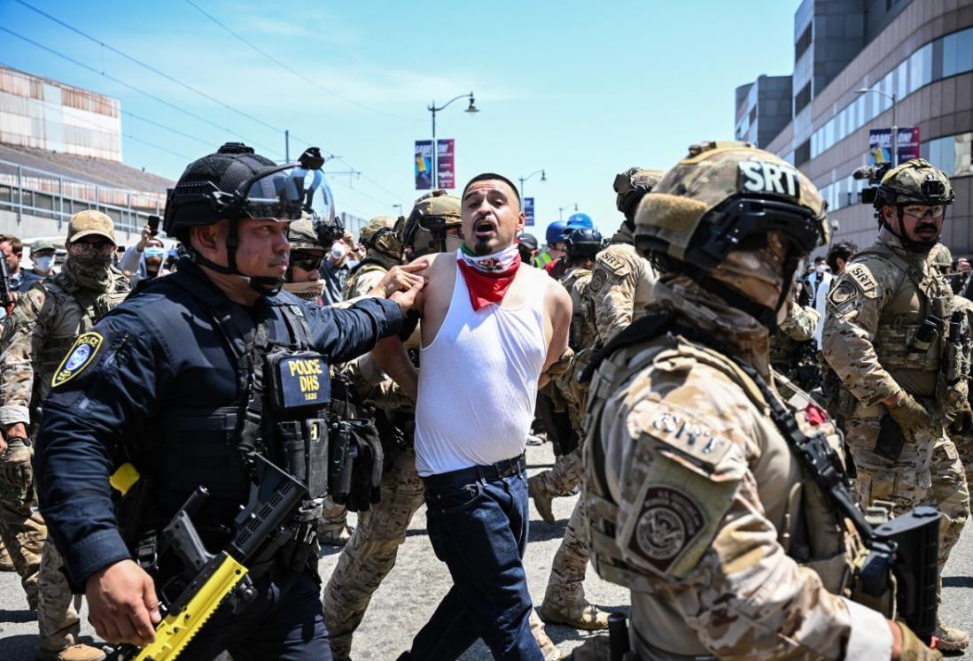 Alcaldesa de Los Ángeles declara toque de queda por protestas contra redadas migratorias