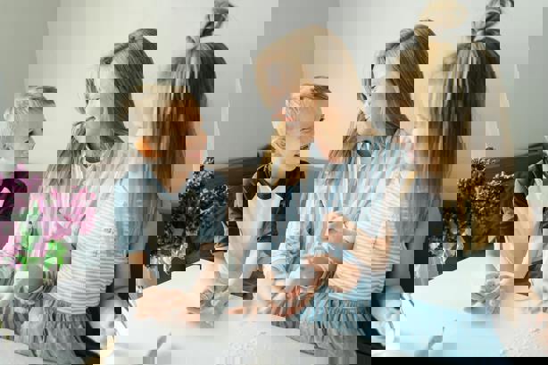 ¡Estudio confirma! Niños con más tiempo frente a pantallas desarrollan más problemas emocionales