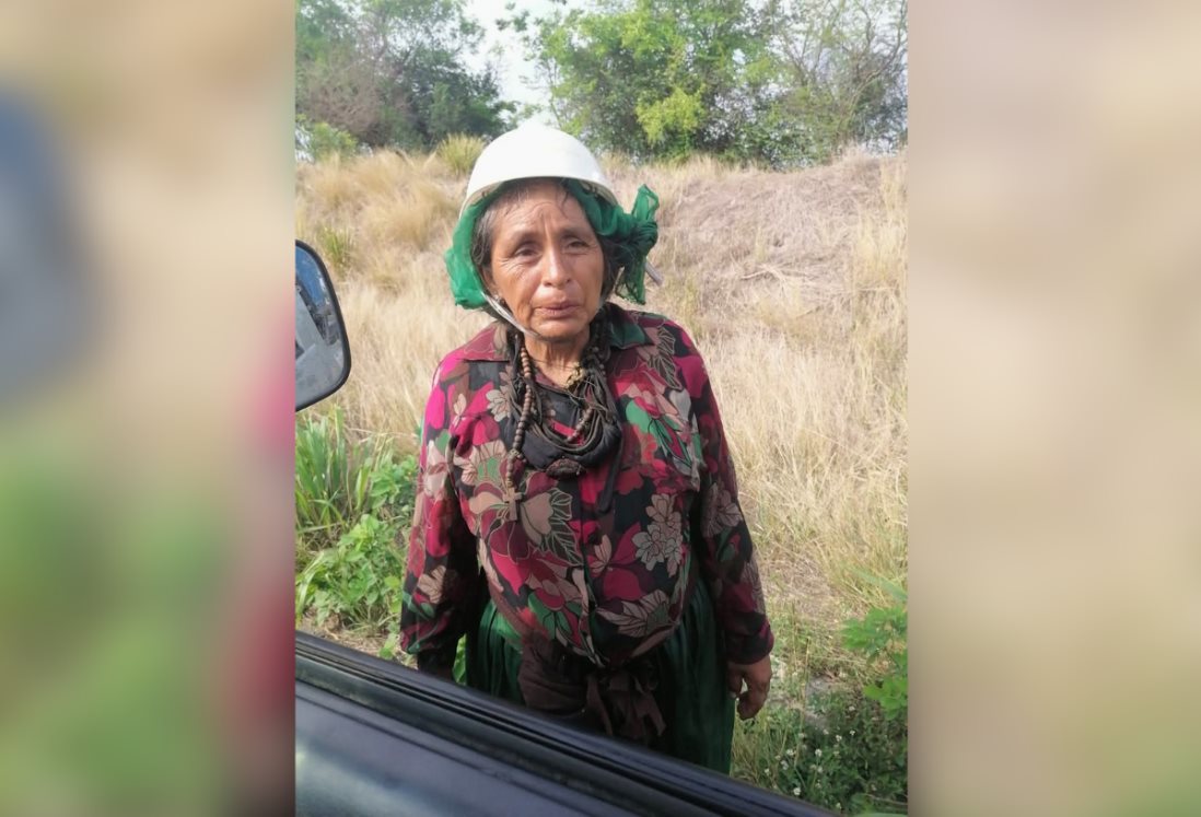 Mujer asaltada en carretera de Veracruz pide ayuda para contactar a sus hijos en Estado de México