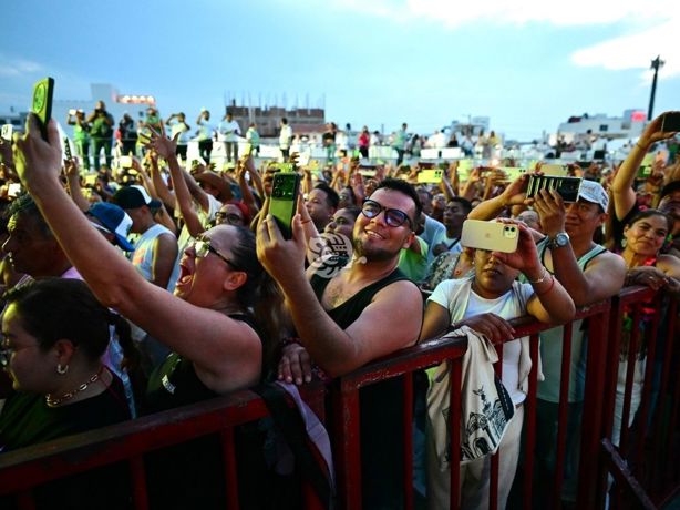 Salsa Fest 2025: Grupo Niche hace vibrar, gozar y bailar a Boca del Río en inauguración l FOTOS Salsa Fest 2025: Grupo Niche hace vibrar, gozar y bailar a Boca del Río en inauguración l FOTOS