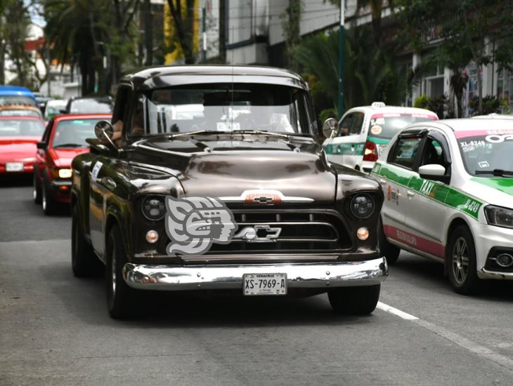 Con desfile de autos antiguos, celebran el Día del Padre en Xalapa (+Video ) 