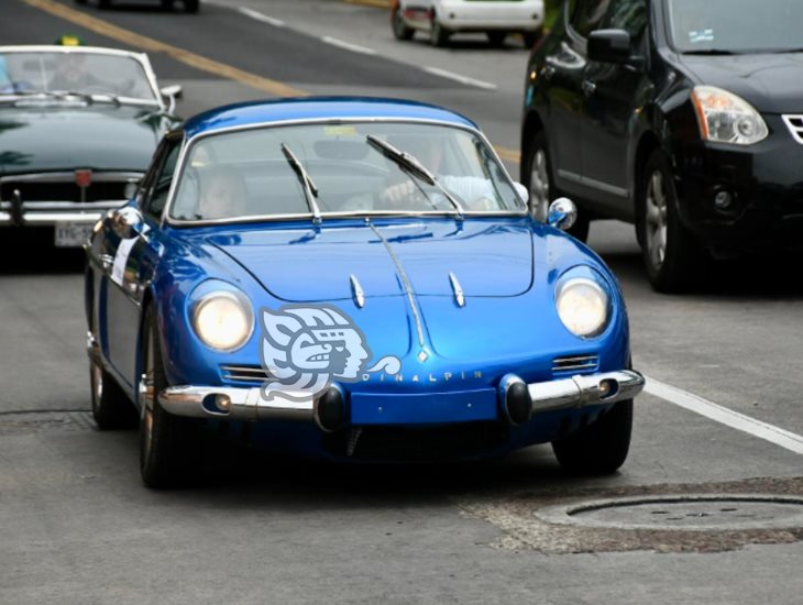 Con desfile de autos antiguos, celebran el Día del Padre en Xalapa (+Video ) 
