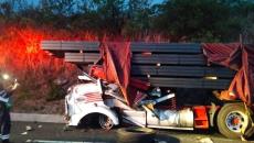 En la autopista Cardel–Poza Rica, pierden la vida prensados en brutal choque de tráileres