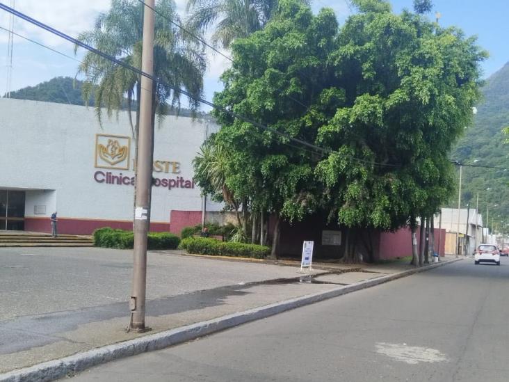 Puro hedor, aguas negras invaden el hospital del ISSSTE en Orizaba