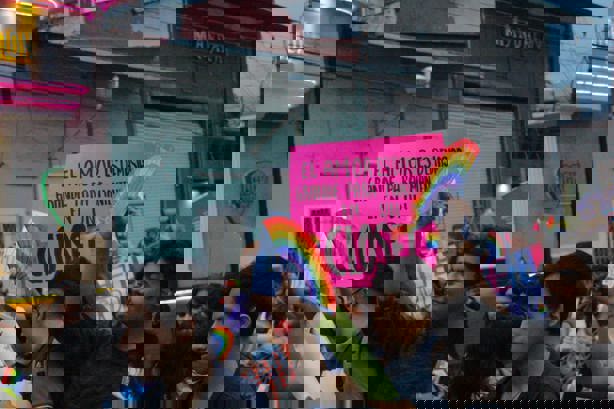Homofobia mata, pero el amor no se rinde en Marcha del Orgullo en Orizaba