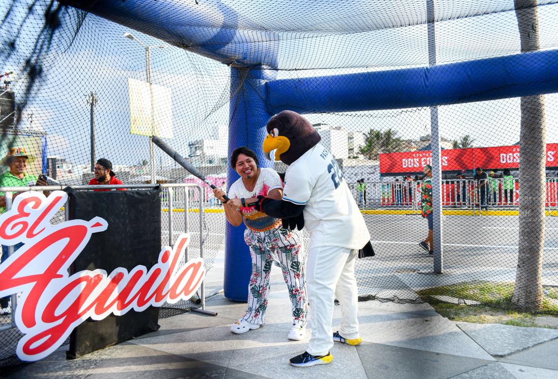 Éxito del vuelo de El Águila en el Salsa Fest