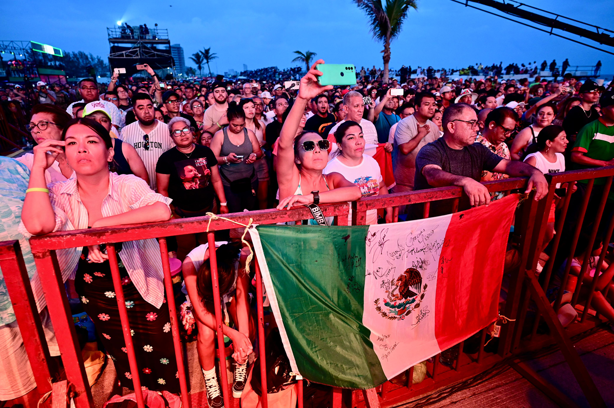 Salsa Fest 2025 cierra con éxito pese a fallas técnicas: Brillan leyendas como Oscar DLeón y Gilberto Santa Rosa