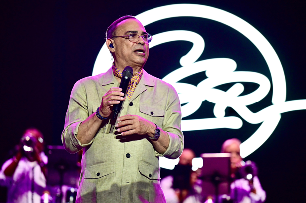 Salsa Fest 2025 cierra con éxito pese a fallas técnicas: Brillan leyendas como Oscar DLeón y Gilberto Santa Rosa