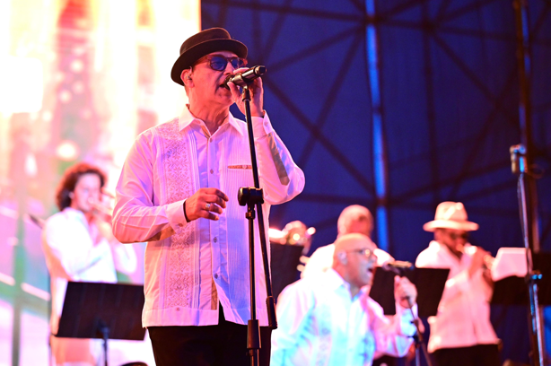 Salsa Fest 2025 cierra con éxito pese a fallas técnicas: Brillan leyendas como Oscar DLeón y Gilberto Santa Rosa