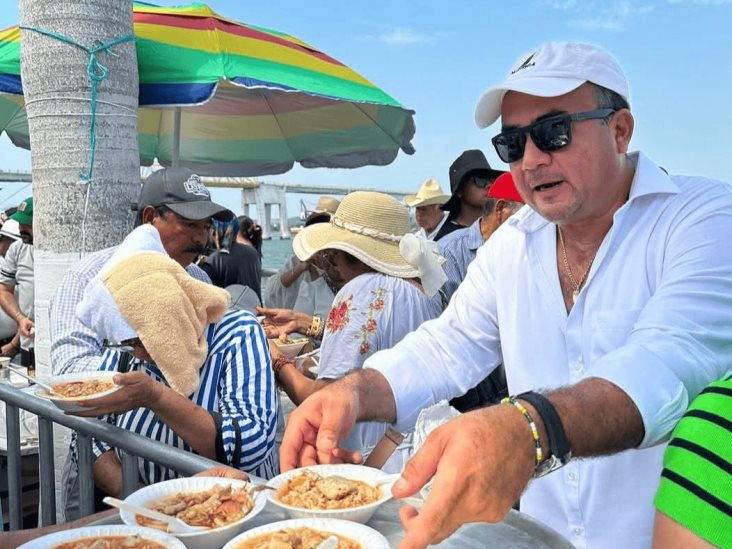 Disfrutan del Arroz a la Tumbada 2025 en Alvarado