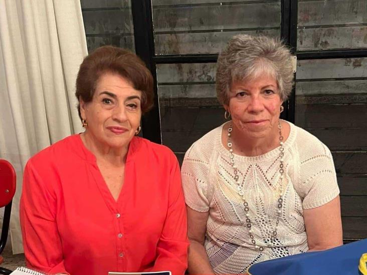 Socias de la Mesa Redonda Panamericana de Coatepec eligen nueva directiva