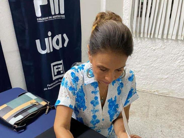 Ivonne Moreno Uscanga, titular de la Fototeca de Veracruz es invitada al Colegio de Arquitectos