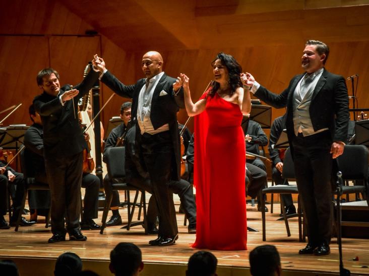 La Orquesta Filarmónica de Boca del Río bajo la dirección de Diego Naser lleva a cabo su Programa X