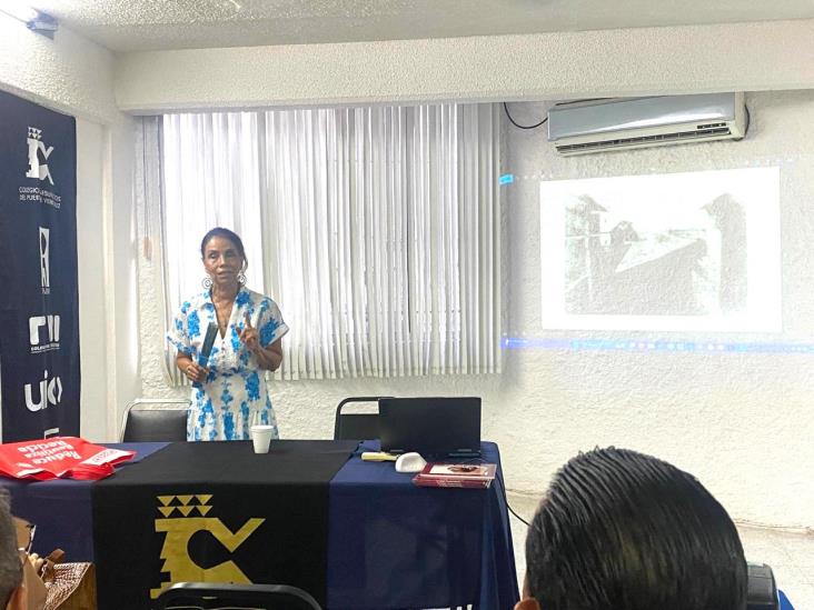 Ivonne Moreno Uscanga, titular de la Fototeca de Veracruz es invitada al Colegio de Arquitectos