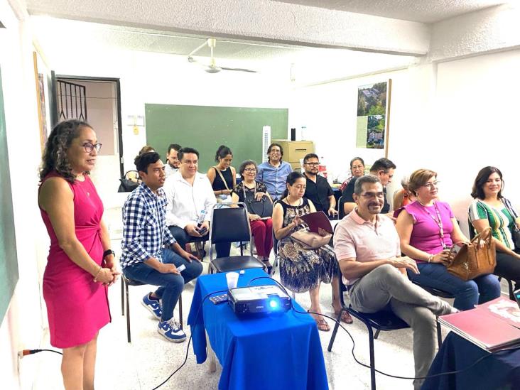 Ivonne Moreno Uscanga, titular de la Fototeca de Veracruz es invitada al Colegio de Arquitectos