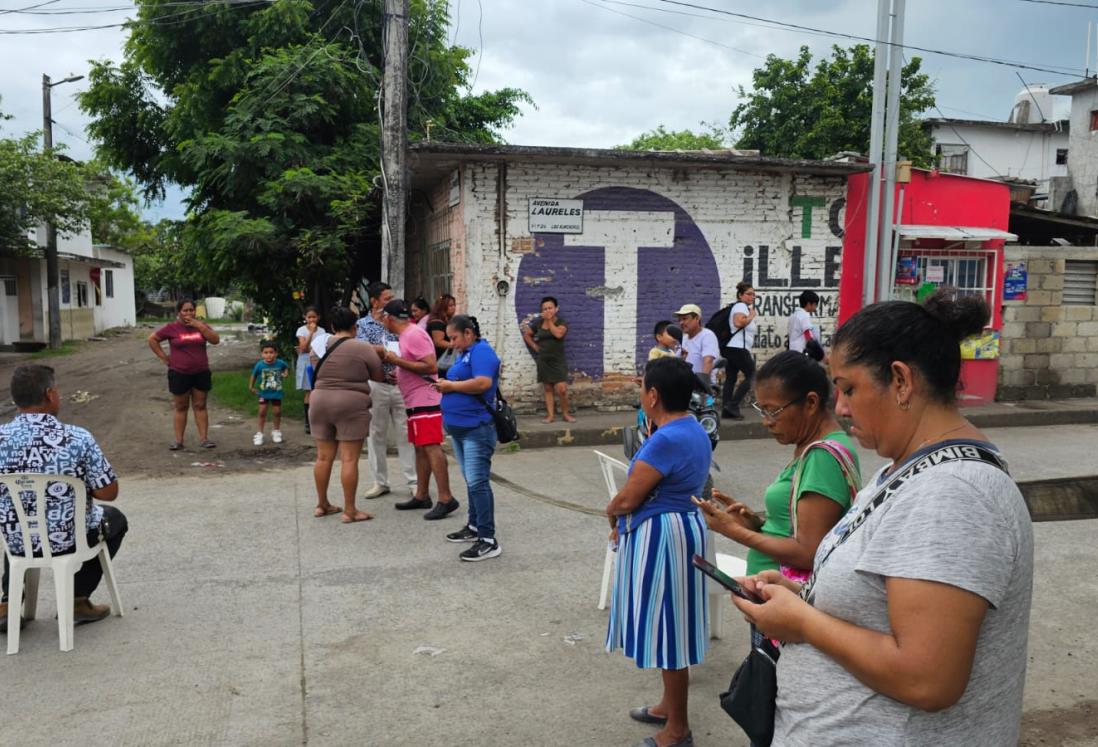 Protestan vecinos de colonia de Veracruz por falta de electricidad