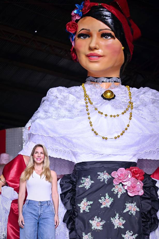 Paty Lobeira da a conocer un avance de los carros alegóricos para el Carnaval de Veracruz