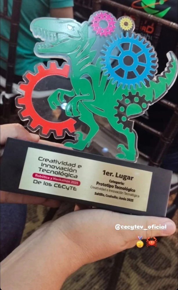 Estudiantes del CECyTEV de Veracruz ganan concurso nacional con vehículo solar