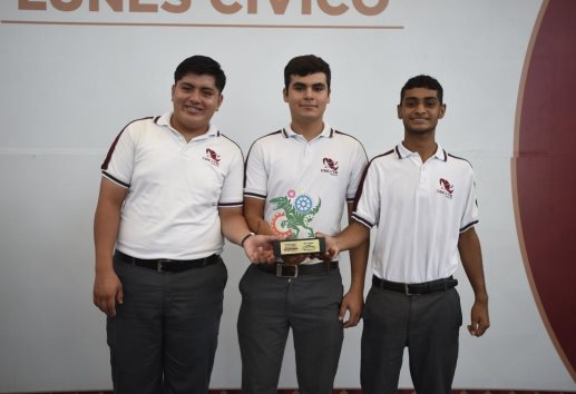 Estudiantes del CECyTEV de Veracruz ganan concurso nacional con vehículo solar