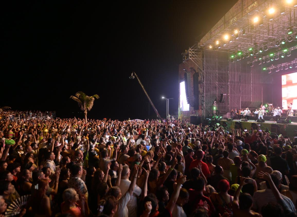 DEL SALSA FEST A SANTA ANA. LA MODA EN VERACRUZ